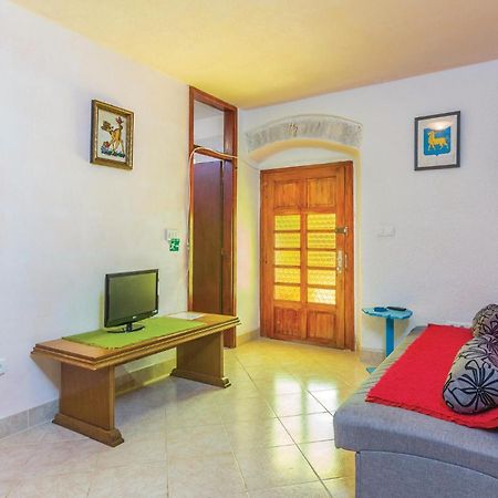 Pet Friendly Apartment In Porec With Wifi Eksteriør billede