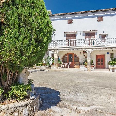 Pet Friendly Apartment In Porec With Wifi Eksteriør billede