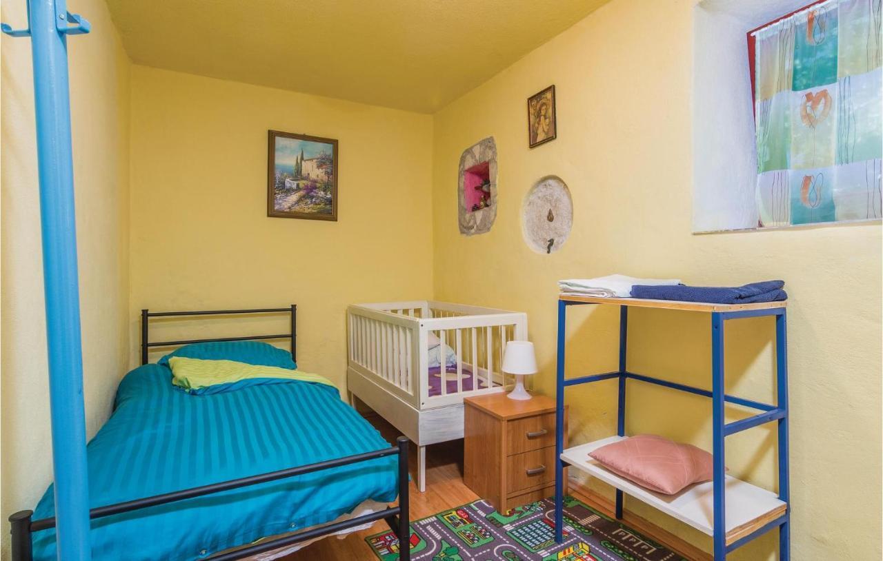 Pet Friendly Apartment In Porec With Wifi Eksteriør billede