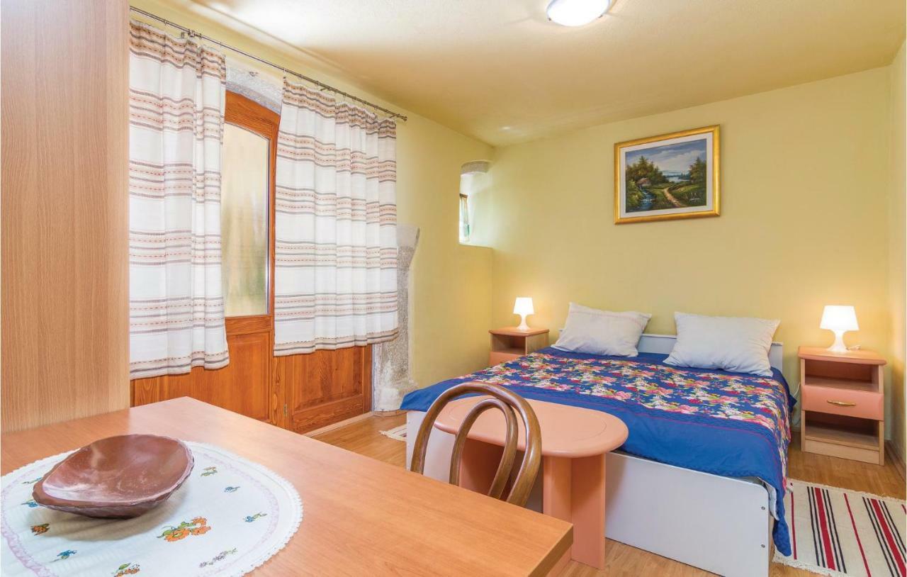 Pet Friendly Apartment In Porec With Wifi Eksteriør billede